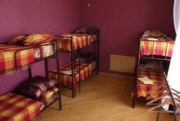 Спальное место в общем 8-местном номере  в Гостинице Comfy Hostel